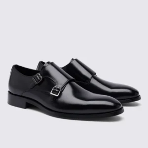 Sapato preto brilhante